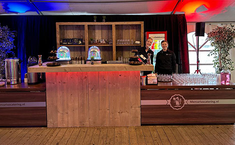 Tafel biertap van steigerhout Biertap van steigerhout te huur bij Mercurius Catering
